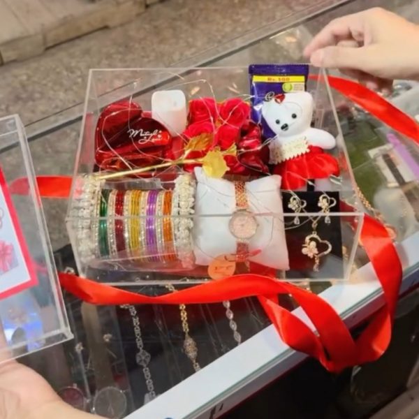 Glass Eidi Box for her - Image 3