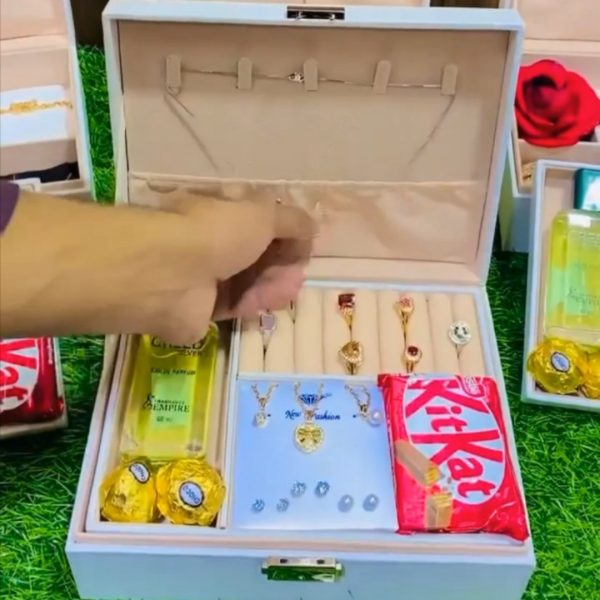 Begum ki Eidi Box - Image 3